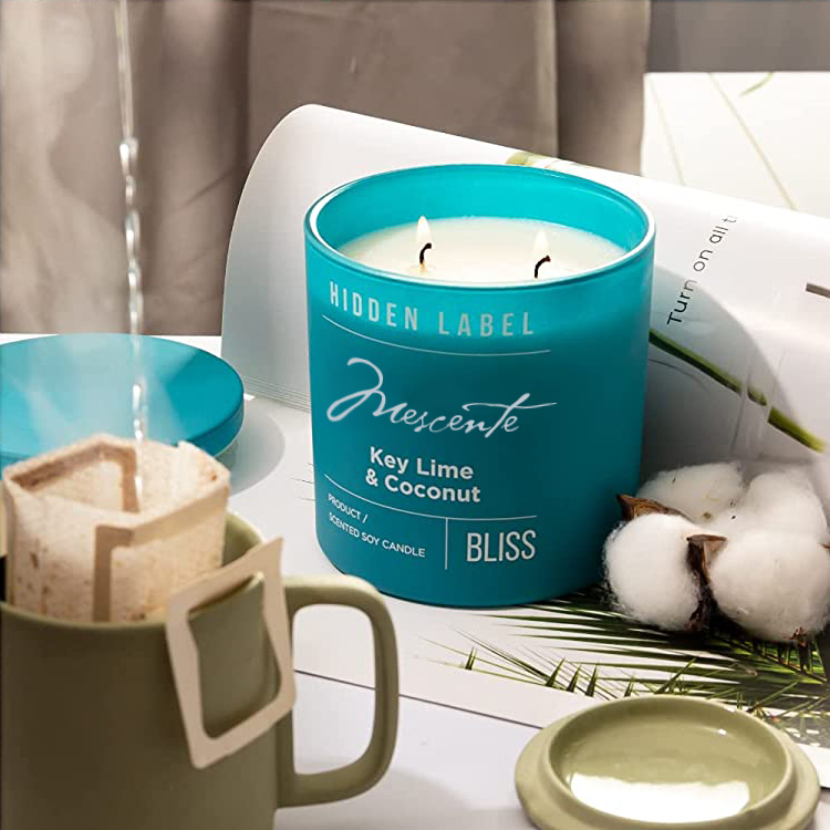 M&Scent Hurtownia luksusowych świec zapachowych z wosku sojowego z kryształkami w czarnych szczypcach