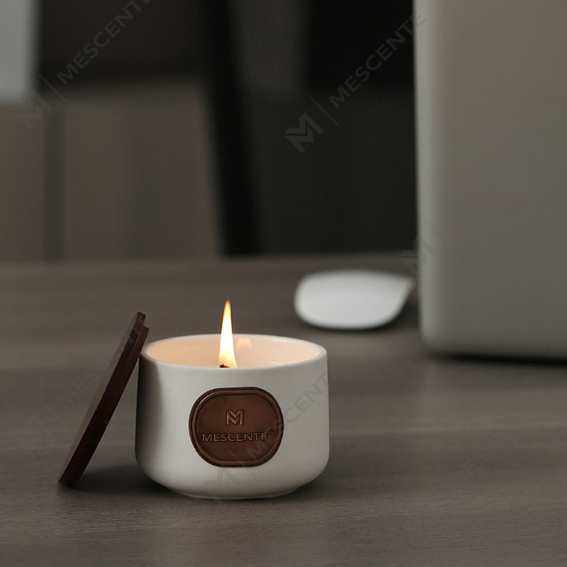 Zestawy upominkowe ceramicznych świec zapachowych z wosku kokosowego marki własnej M&Scent