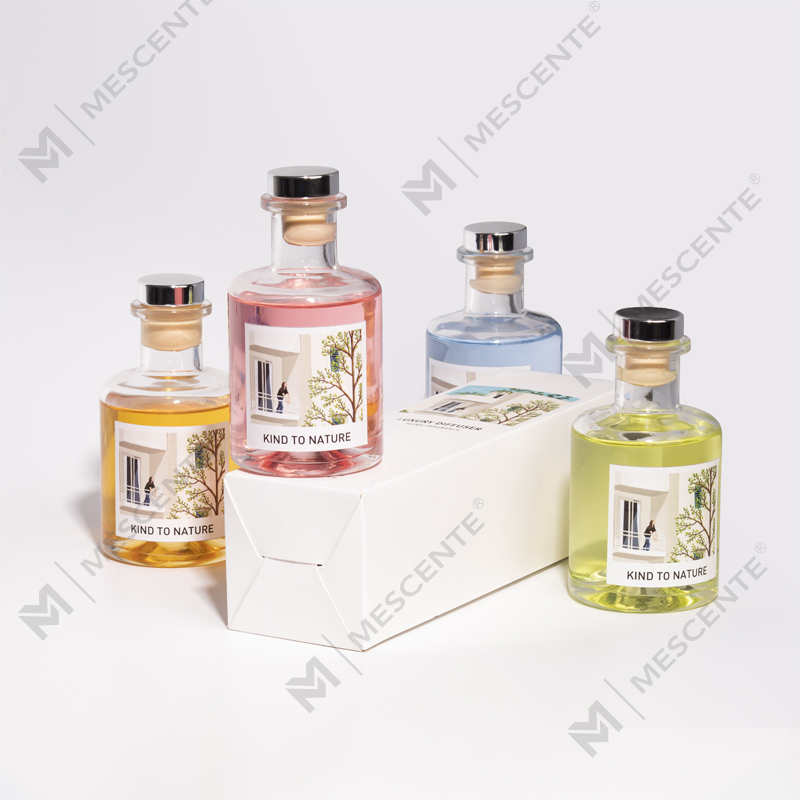 M&Scent Luxury 200ml Biała butelka na wymiar, drewniane patyczki, dyfuzor trzcinowy z pudełkiem