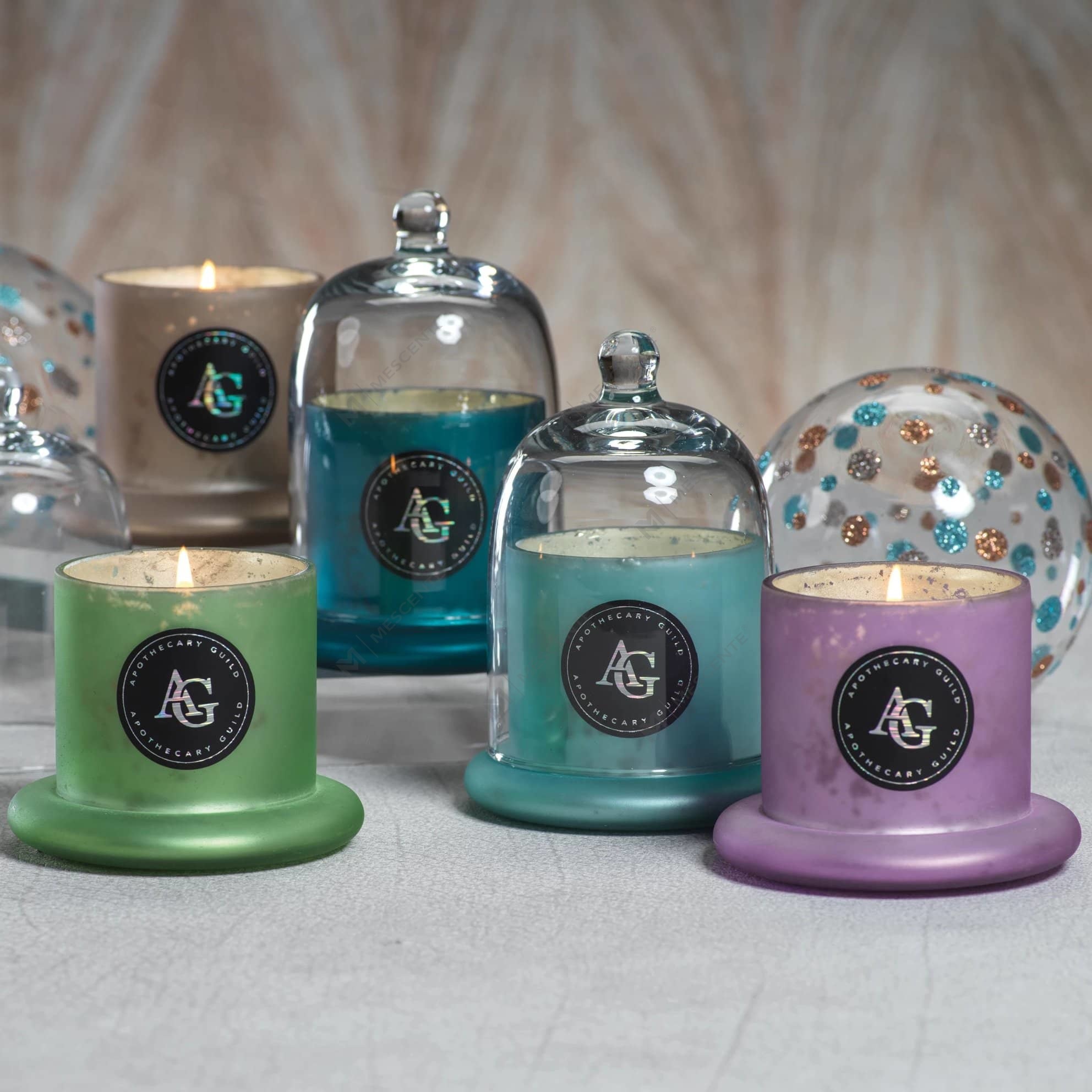 M&Scent Dekoracyjna romantyczna świeca zapachowa z dzwonkiem weselnym Szklana kopułka w słoju Świeca zapachowa A29275