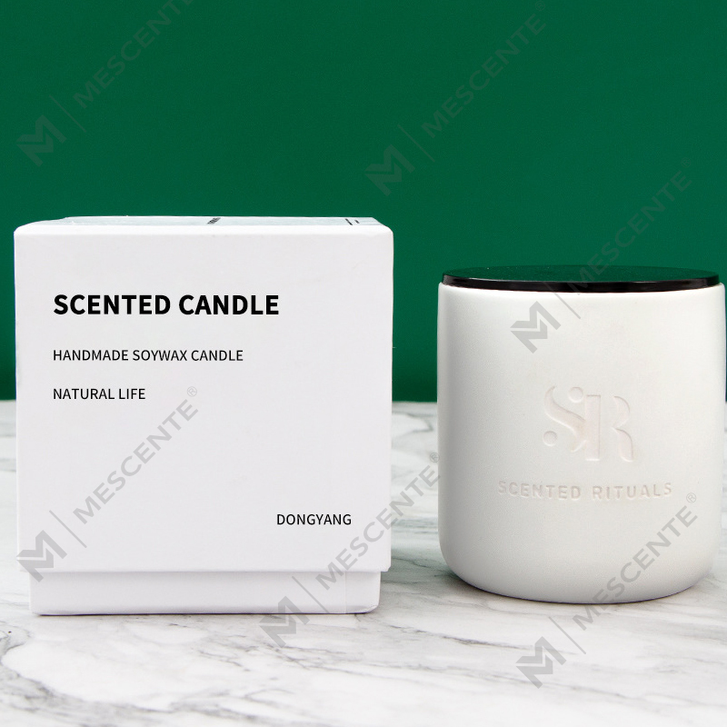 Zapach M&S Niestandardowe logo Tanie ceramiczne słoiki z drewnianymi pokrywkami Świeca, luksusowe świece z wosku kokosowego