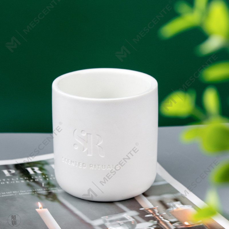 Zapach M&S Niestandardowe logo Tanie ceramiczne słoiki z drewnianymi pokrywkami Świeca, luksusowe świece z wosku kokosowego