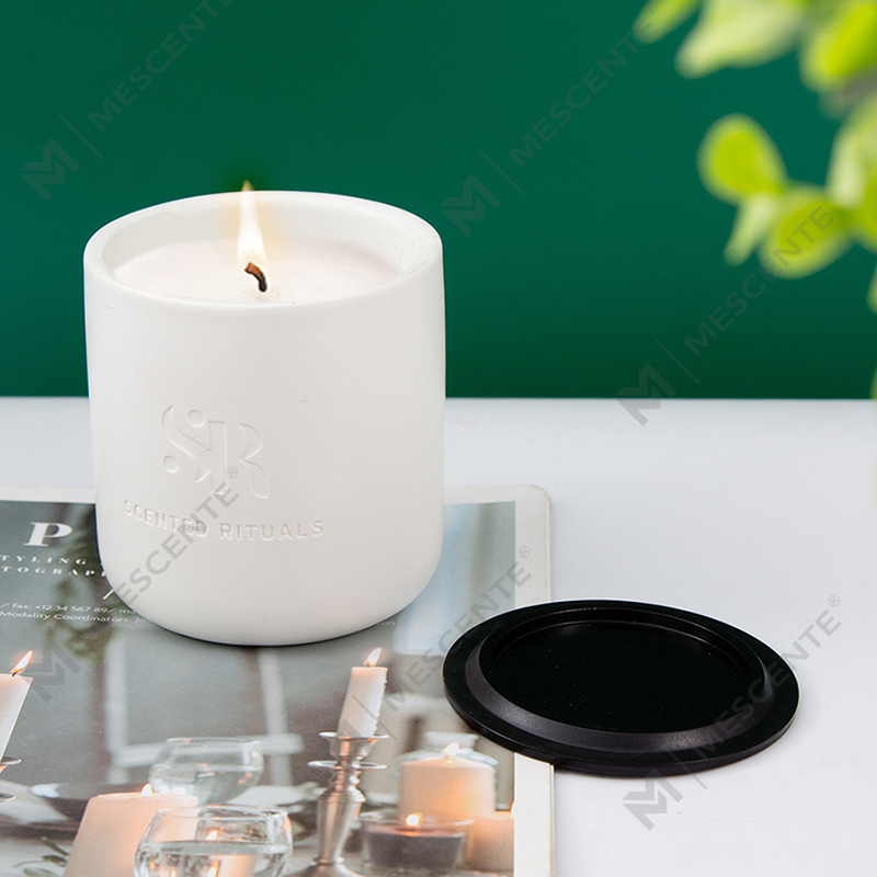 Zapach M&S Niestandardowe logo Tanie ceramiczne słoiki z drewnianymi pokrywkami Świeca, luksusowe świece z wosku kokosowego