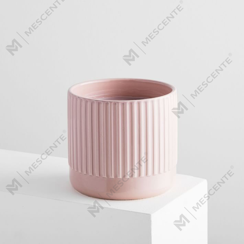 Sklep niestandardowy sprzedający bez etykiety Karbowana różowa ceramiczna świeca zapachowa Trio Amber