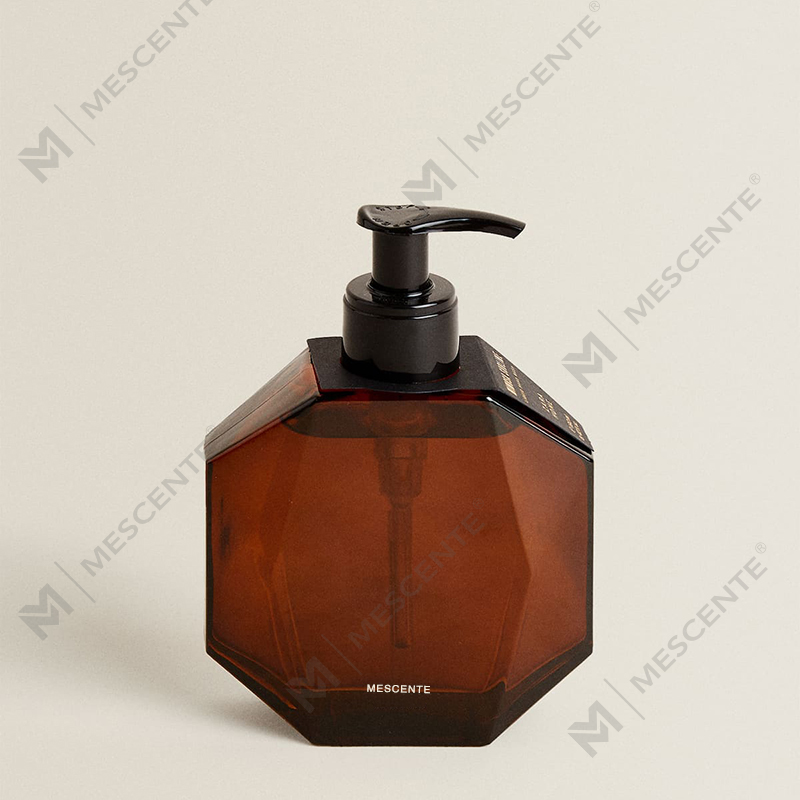 Olejek eteryczny w sprayu do pomieszczeń własnej marki z pudełkiem M&scent Niestandardowe luksusowe odświeżacze powietrza do pokoju i pościeli Szklana butelka, kolorowy płyn w pudełku