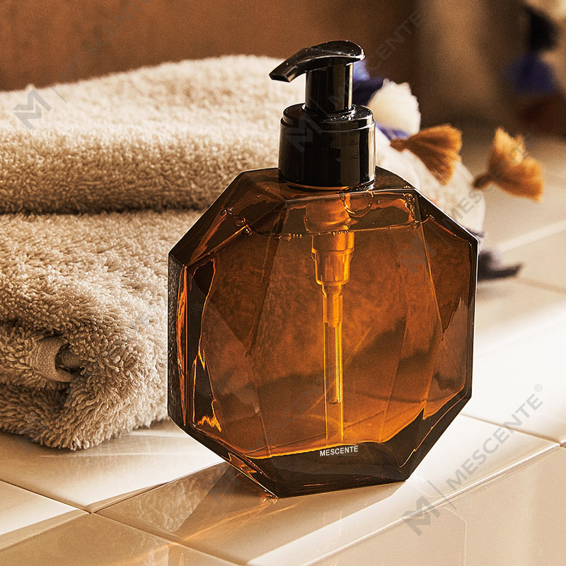 Olejek eteryczny w sprayu do pomieszczeń własnej marki z pudełkiem M&scent Niestandardowe luksusowe odświeżacze powietrza do pokoju i pościeli Szklana butelka, kolorowy płyn w pudełku